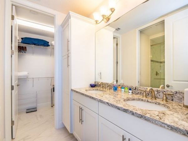 Bradenton Condo with 3 Bedrooms Sleeps 7 Drive to Beach