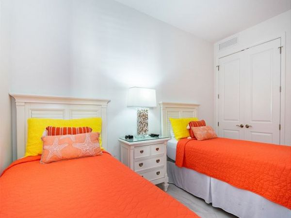 Bradenton Condo with 3 Bedrooms Sleeps 7 Drive to Beach