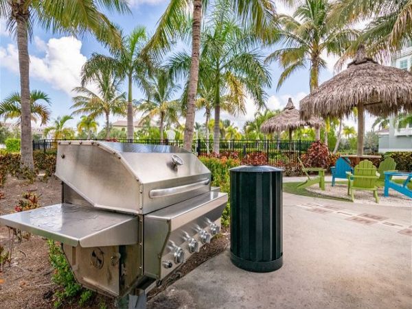 Bradenton Condo with 3 Bedrooms Sleeps 7 Drive to Beach