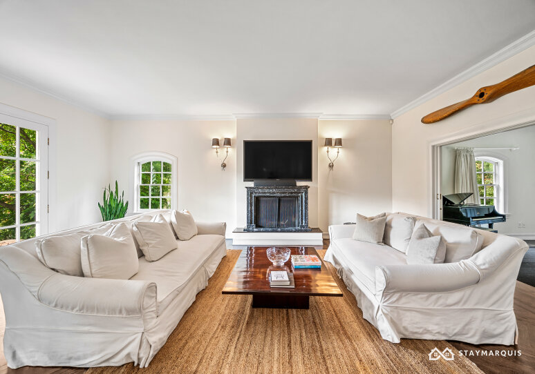 Hamptons Home 1020646
