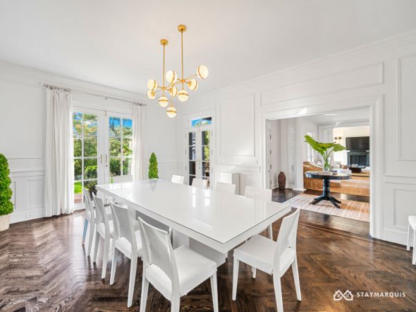 Hamptons Home 1020646