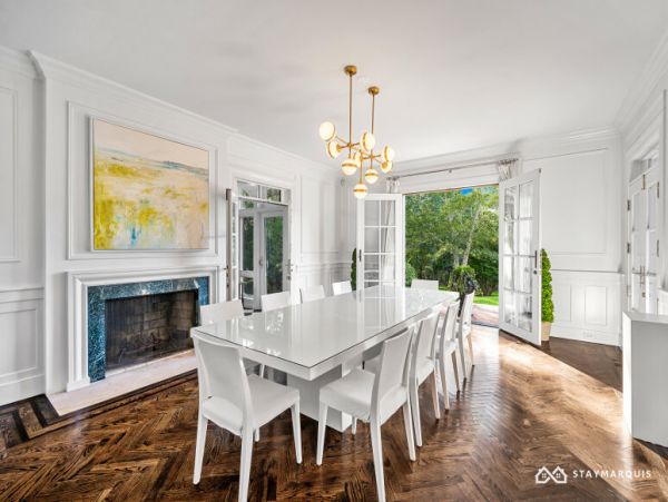 Hamptons Home 1020646