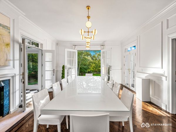 Hamptons Home 1020646