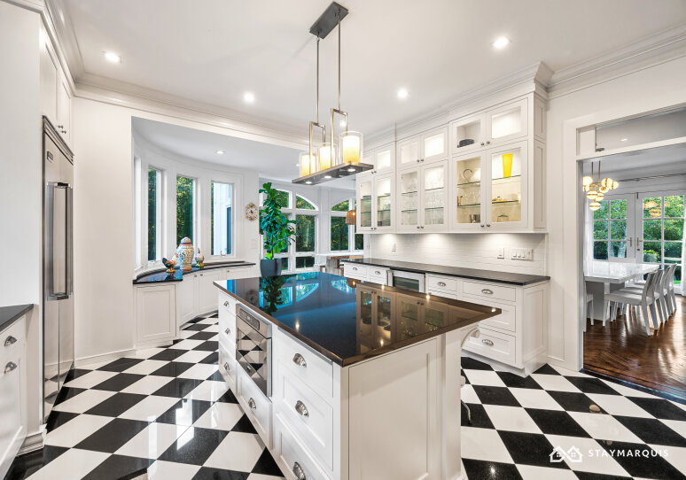 Hamptons Home 1020646