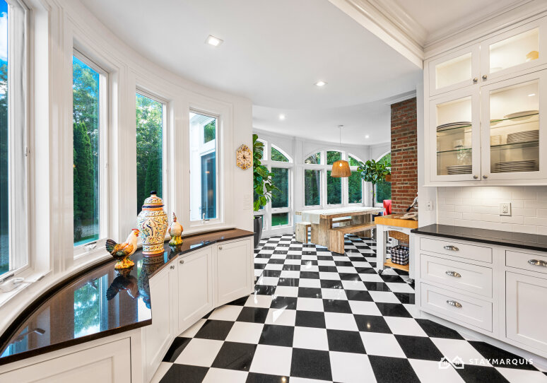 Hamptons Home 1020646