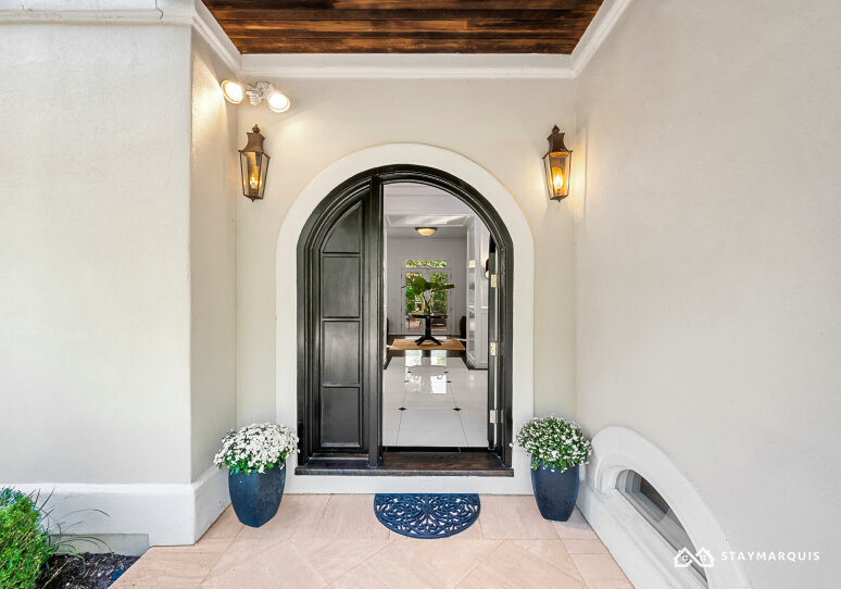Hamptons Home 1020646