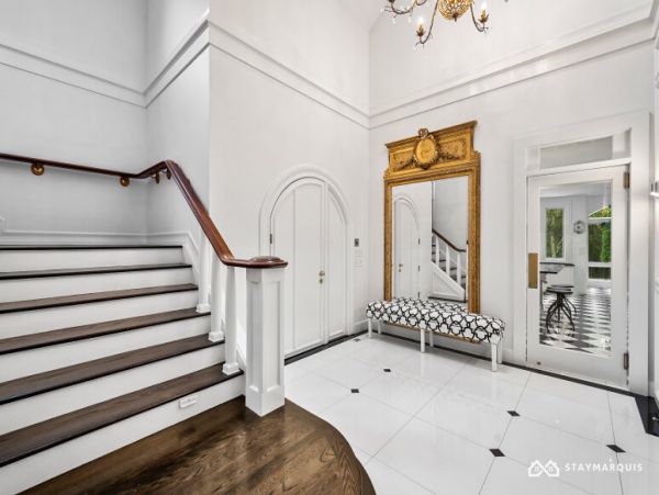 Hamptons Home 1020646