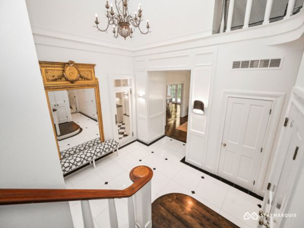 Hamptons Home 1020646