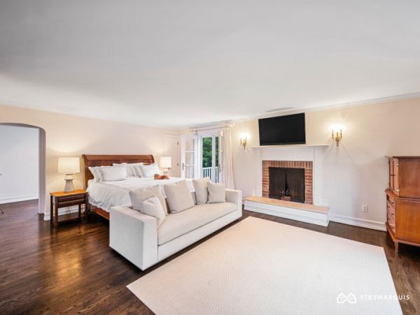 Hamptons Home 1020646