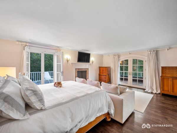 Hamptons Home 1020646