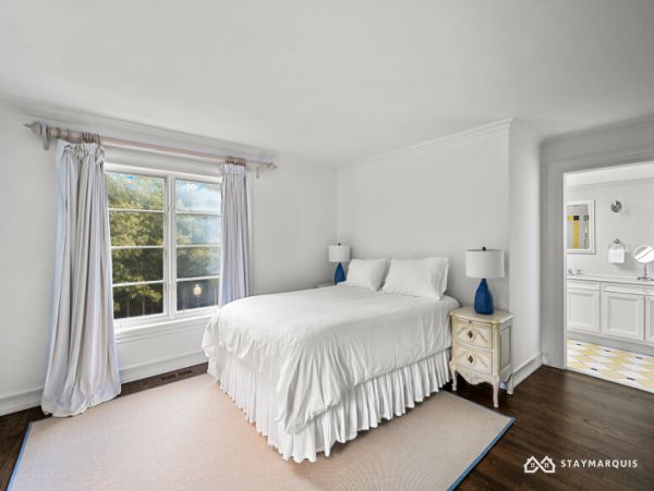 Hamptons Home 1020646