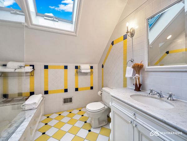 Hamptons Home 1020646