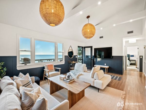 Hamptons Home 1020648