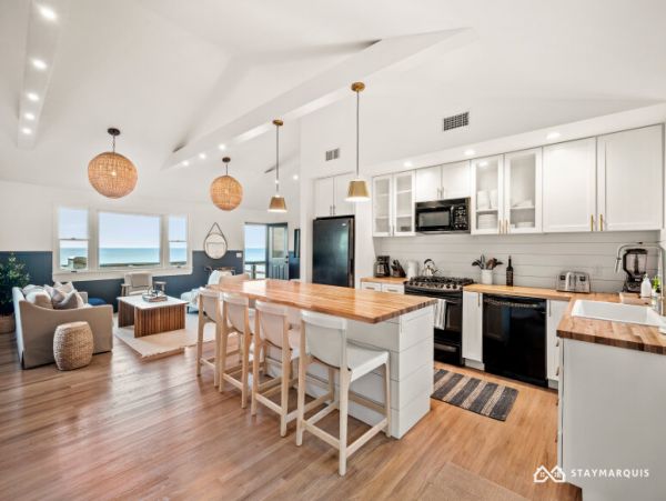 Hamptons Home 1020648