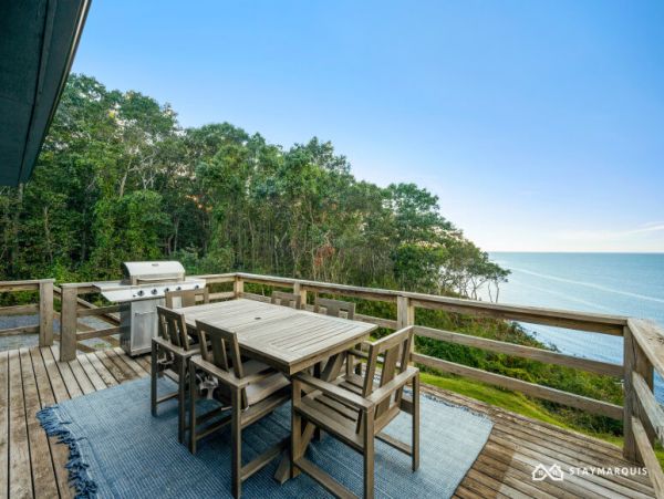 Hamptons Home 1020648