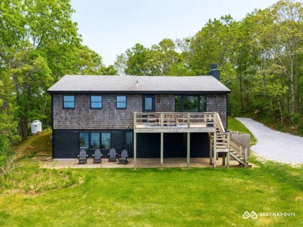 Hamptons Home 1020648