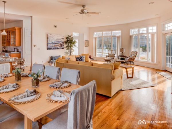 Hamptons Home 1020651