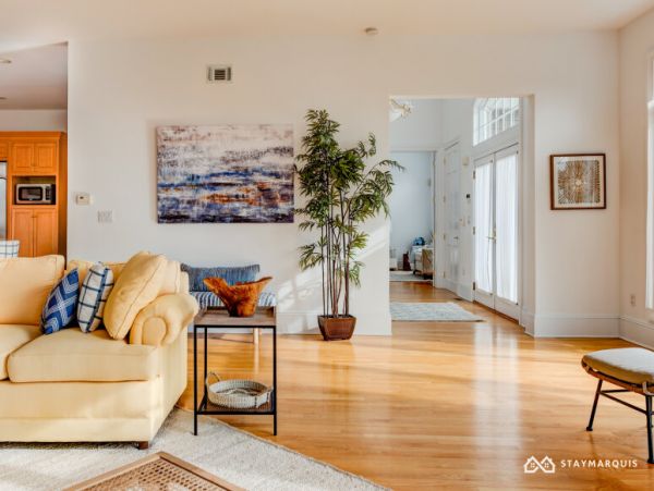 Hamptons Home 1020651