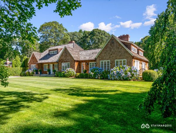 Hamptons Home 1020653