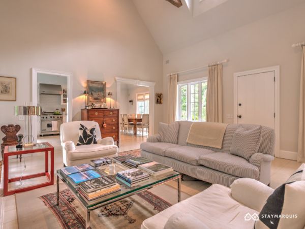 Hamptons Home 1020653