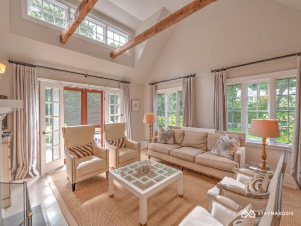 Hamptons Home 1020653