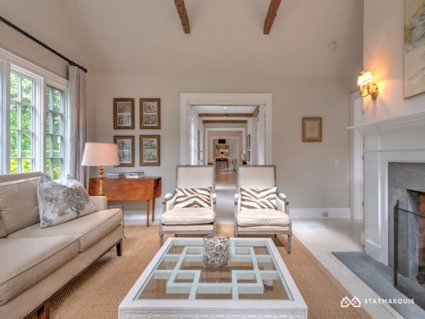Hamptons Home 1020653