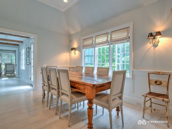 Hamptons Home 1020653