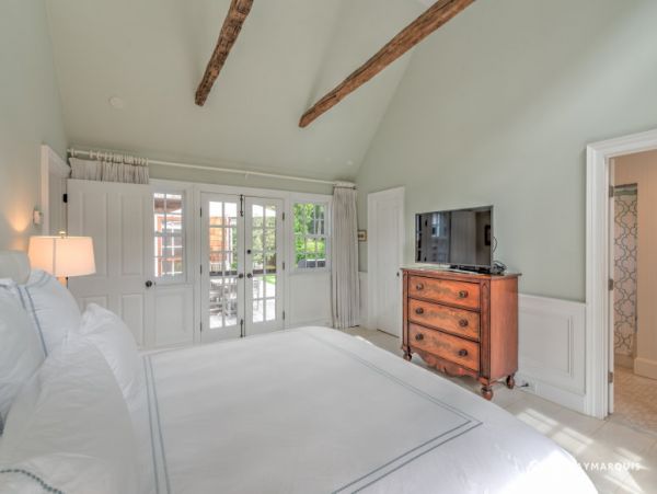 Hamptons Home 1020653