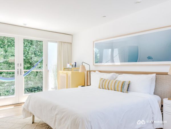 Hamptons Home 1020654