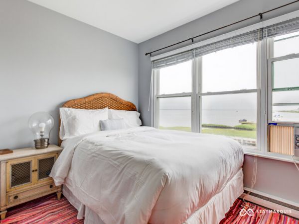 Hamptons Home 1020655