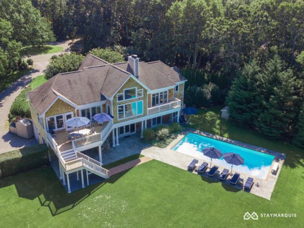 Hamptons Home 1020657