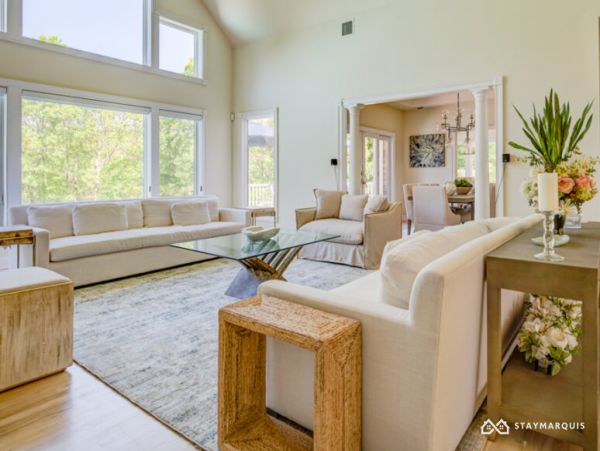 Hamptons Home 1020657