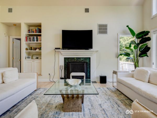 Hamptons Home 1020657