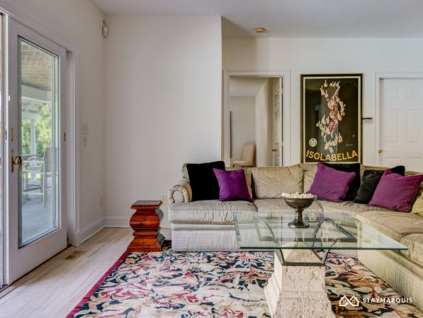 Hamptons Home 1020657