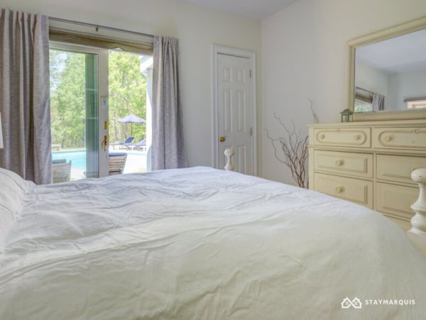 Hamptons Home 1020657