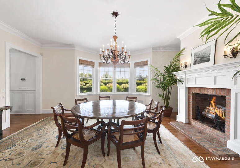 Hamptons Home 1020658