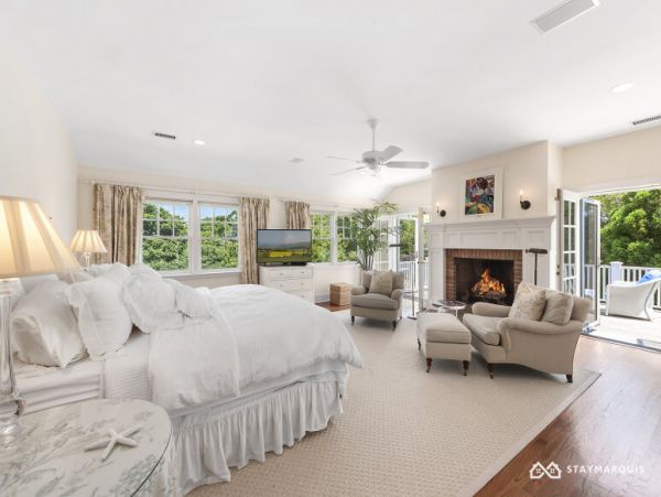 Hamptons Home 1020658