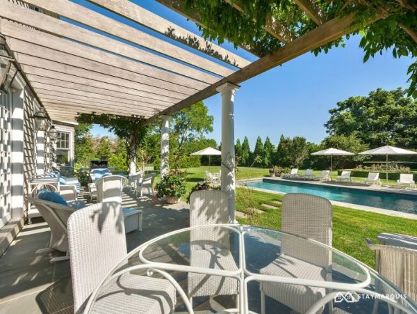 Hamptons Home 1020658
