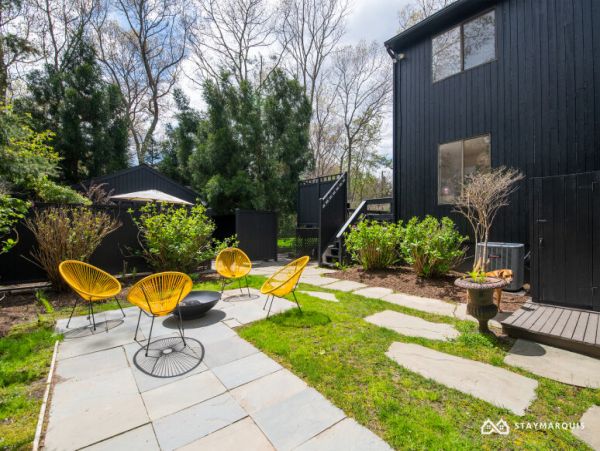 Hamptons Home 1020659