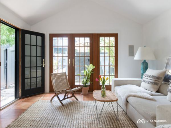 Hamptons Home 1020659