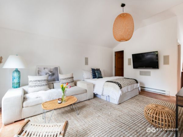 Hamptons Home 1020659