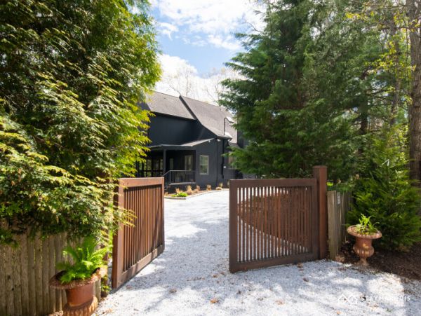 Hamptons Home 1020659