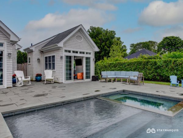 Hamptons Home 1020663