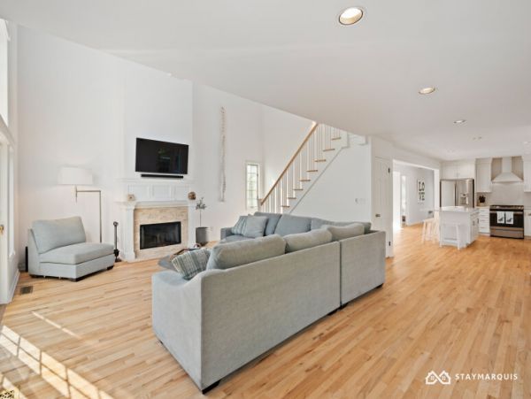 Hamptons Home 1020664