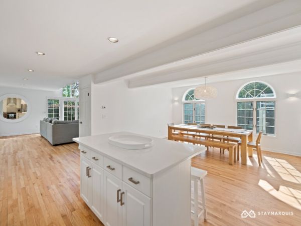 Hamptons Home 1020664