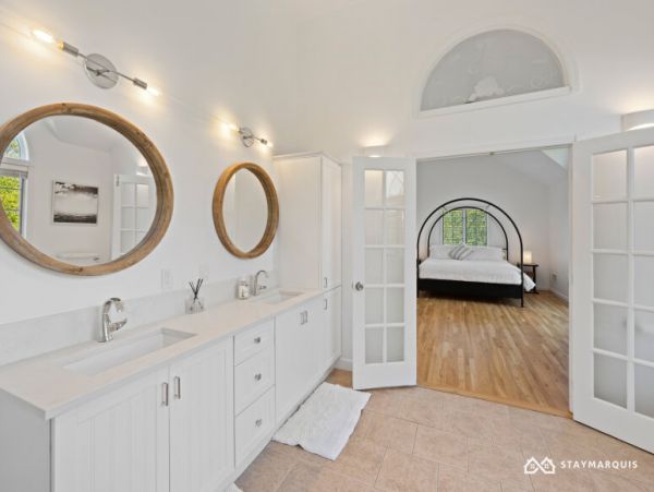 Hamptons Home 1020664