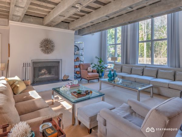 Hamptons Home 1020665