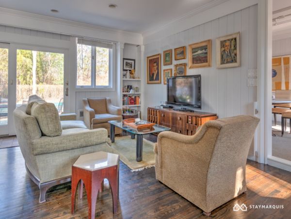 Hamptons Home 1020665