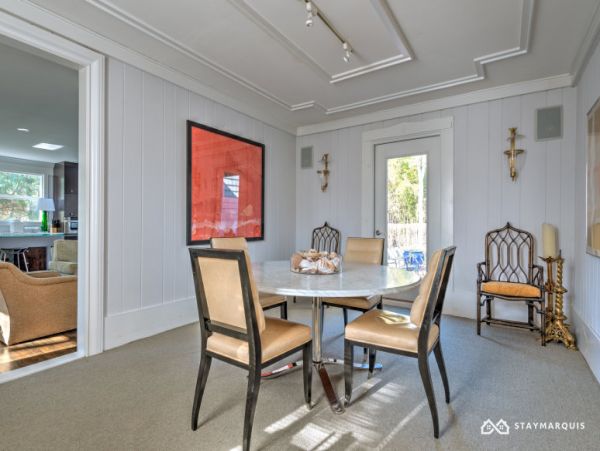 Hamptons Home 1020665