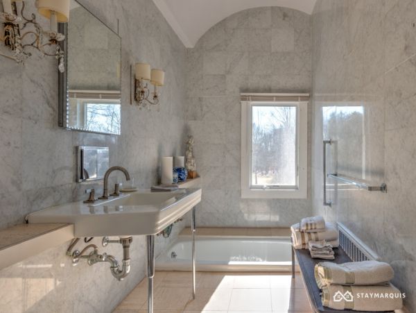 Hamptons Home 1020665
